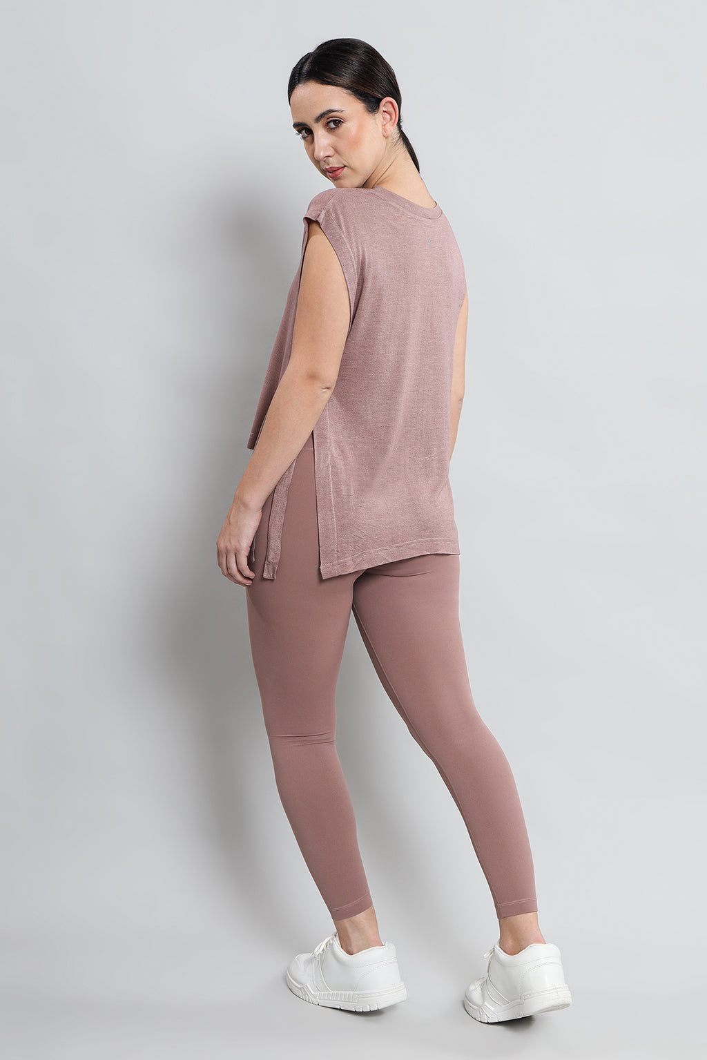 SwishTie Tee - Dusty Fig